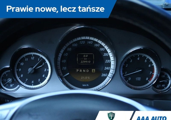 Mercedes-Benz Klasa E cena 53000 przebieg: 229903, rok produkcji 2011 z Poddębice małe 379